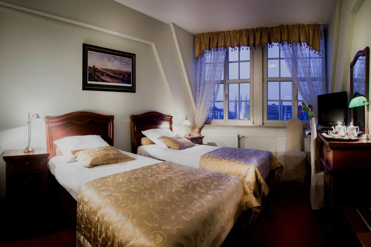 Hotel Im. Jana Pawla II วรอตซวาฟ ภายนอก รูปภาพ